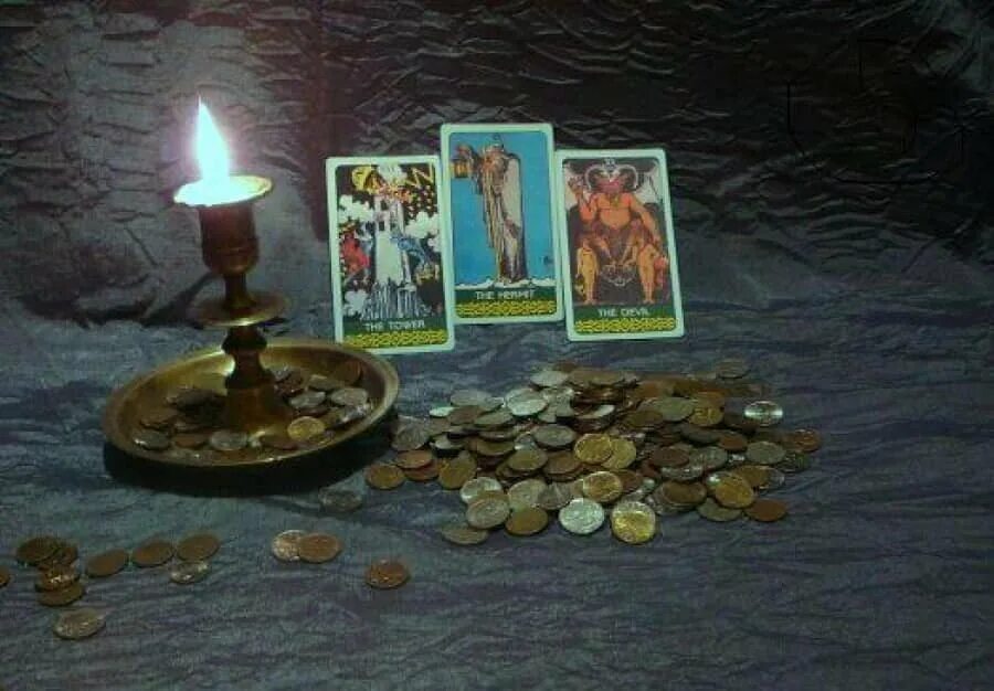 Магия богатства. Ритуал на деньги. Магические ритуалы на деньги. Таро деньги. Луна денег свеча