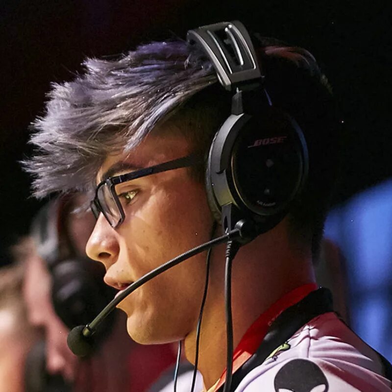 Twistzz cs go. Рассел ван далкен. twistzz рассел ван далкен. twistzz cs. twistzz cs 2025.