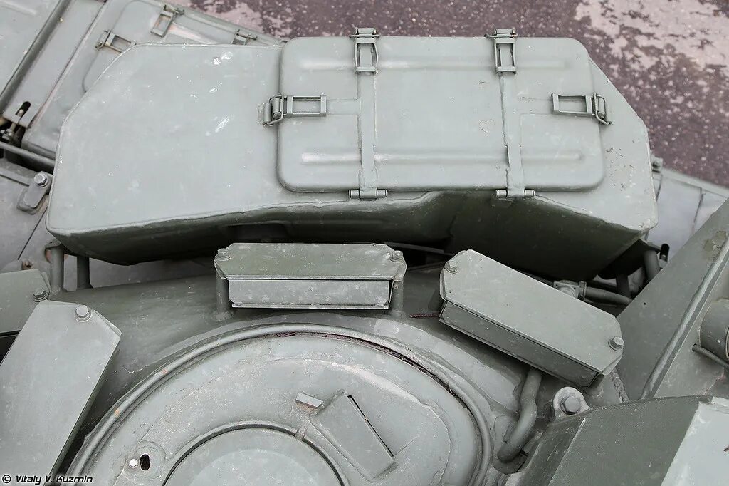Бак танка т-34. Бак танк. Т-72б3 пулемет. Крепление баков т-34-85. Т34-85 топливный бак.
