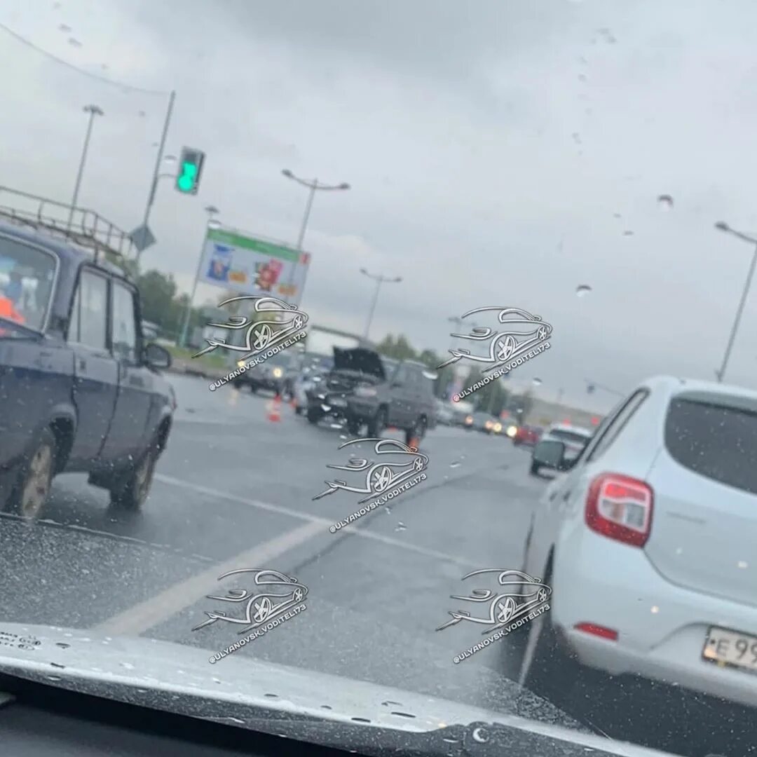 ДТП на Олимпийском проспекте. Ульяновск авария на Олимпийском проспекте. Ульяновск ДТП 30 сентября 2022 года в Засвияжском районе. ДТП на Олимпийском проспекте Ульяновск Тойота.