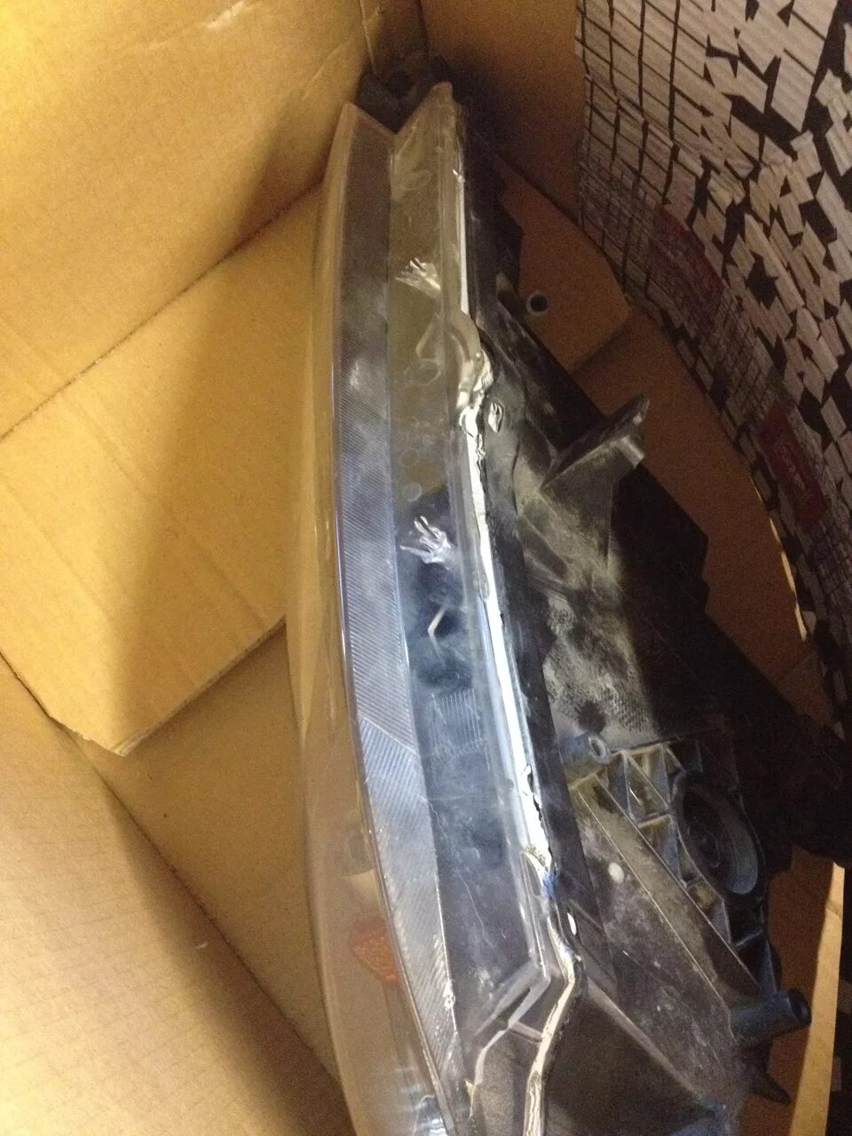 Стекла на фары приора. Расклеить струной фару. Как расклеить фару. Стеклянные фары на приору. Разборка фар в духовом шкафу.