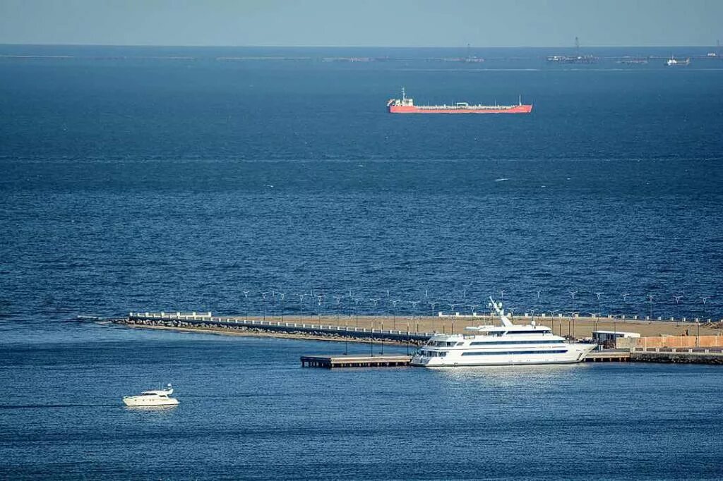 Каспийское море судоходство. Каспийское море мореходство. Судоходство на Каспийском море. Порт Каспийского моря.