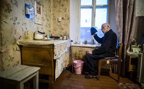 Жить бедной жизнью