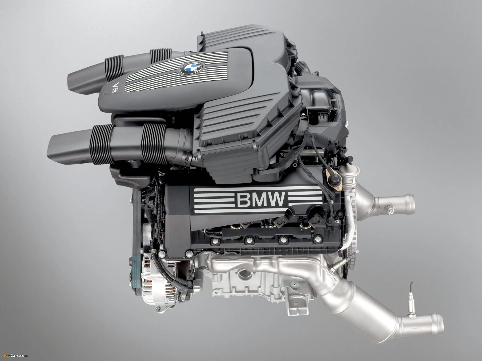 Моторы бмв х3. BMW n62. Мотор 4.8 БМВ е70. BMW v8 n62. N62b48b.