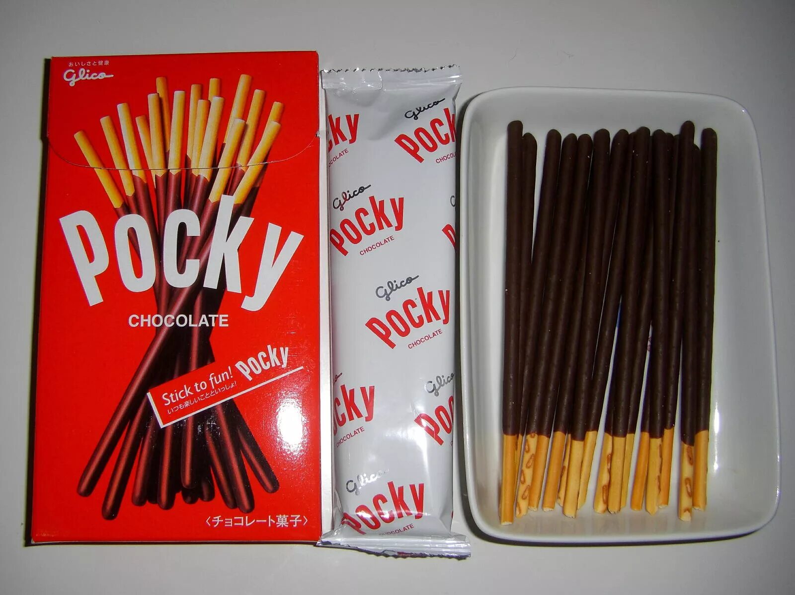 Корейские покки палочки. Шоколадные палочки Pocky. Японские сладости палочки Pocky. Шоколадные палочки Pocky Chocolate.