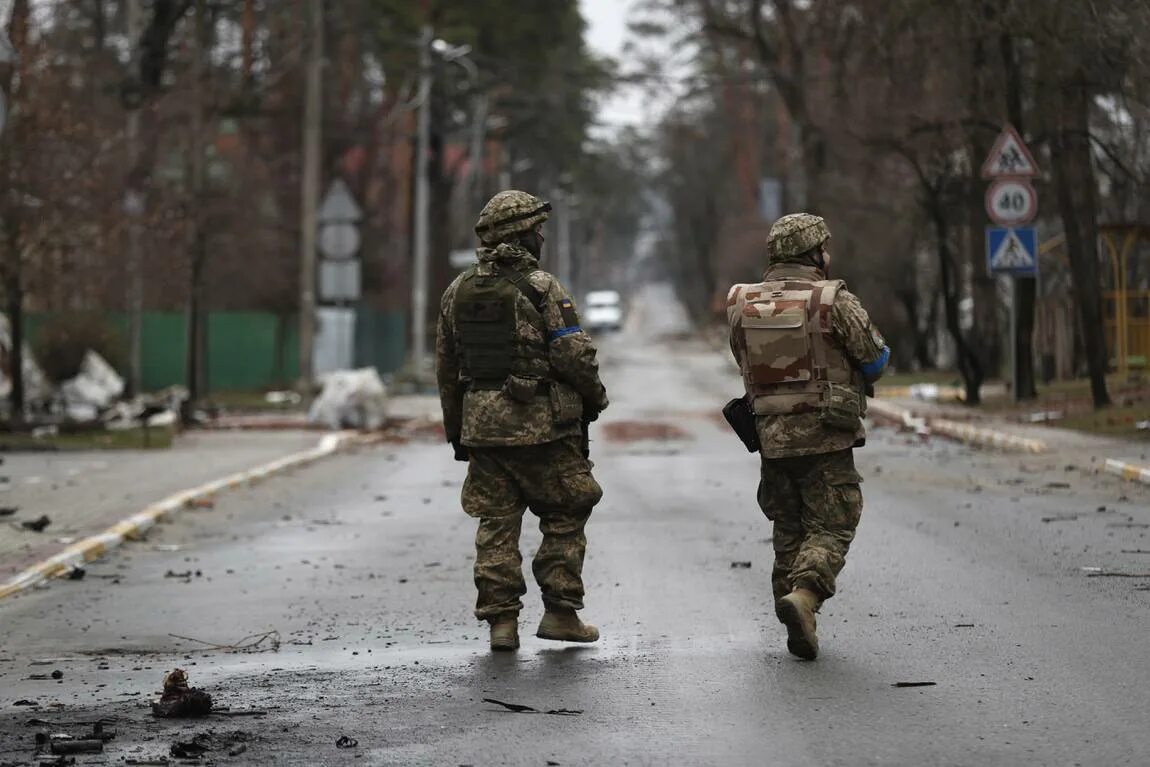 Украинцы отступают. Русские солдаты на Украине. Солдаты Донбасса. Военные против военных. Украинские военные.
