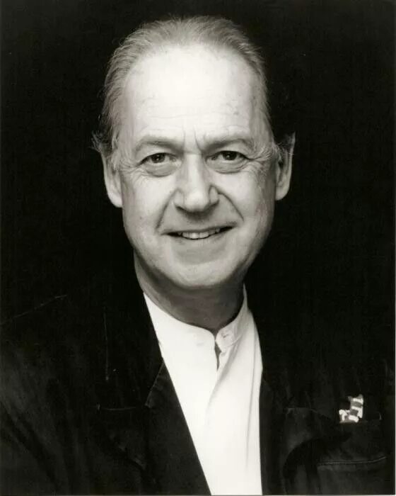 Дэррель стэндинг кто это. John standing. Джон стэндинг фото. John ronald leon. Джон стэндинг фото.