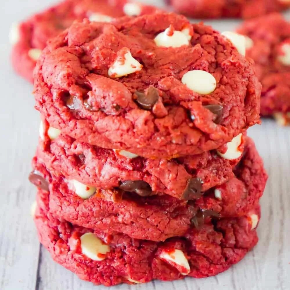 Red cookies. Red Velvet cookie. Микс красный бархат. Рулет красный бархат. Velvet Cake cookie.