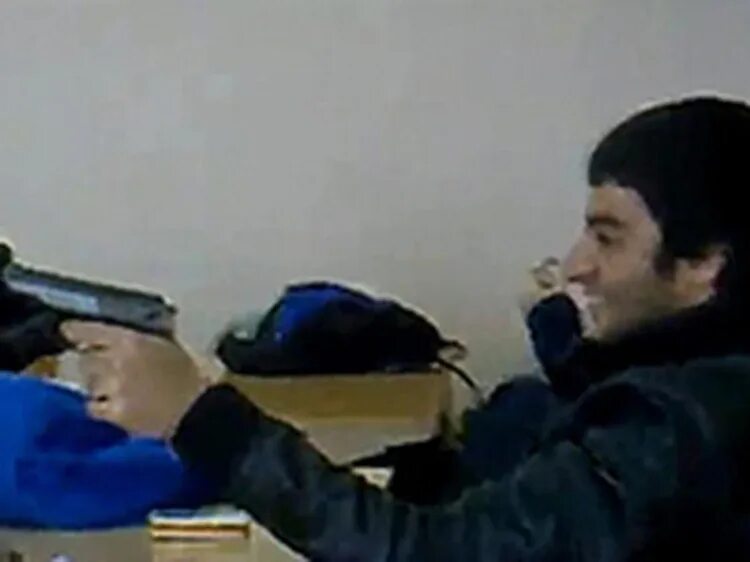 Рамис Чандра. Дагестанец с пистолетом. Кавказец с пистолетом.