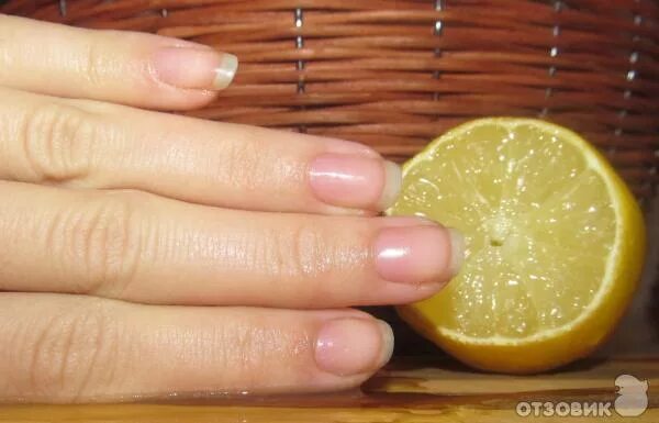 Что делать чтобы быстрее рос ноготь. Лимонный сок для ногтей. Быстрый рост ногтей. Наращивание ногтей лимон. Ванночка для ногтей с лимоном.