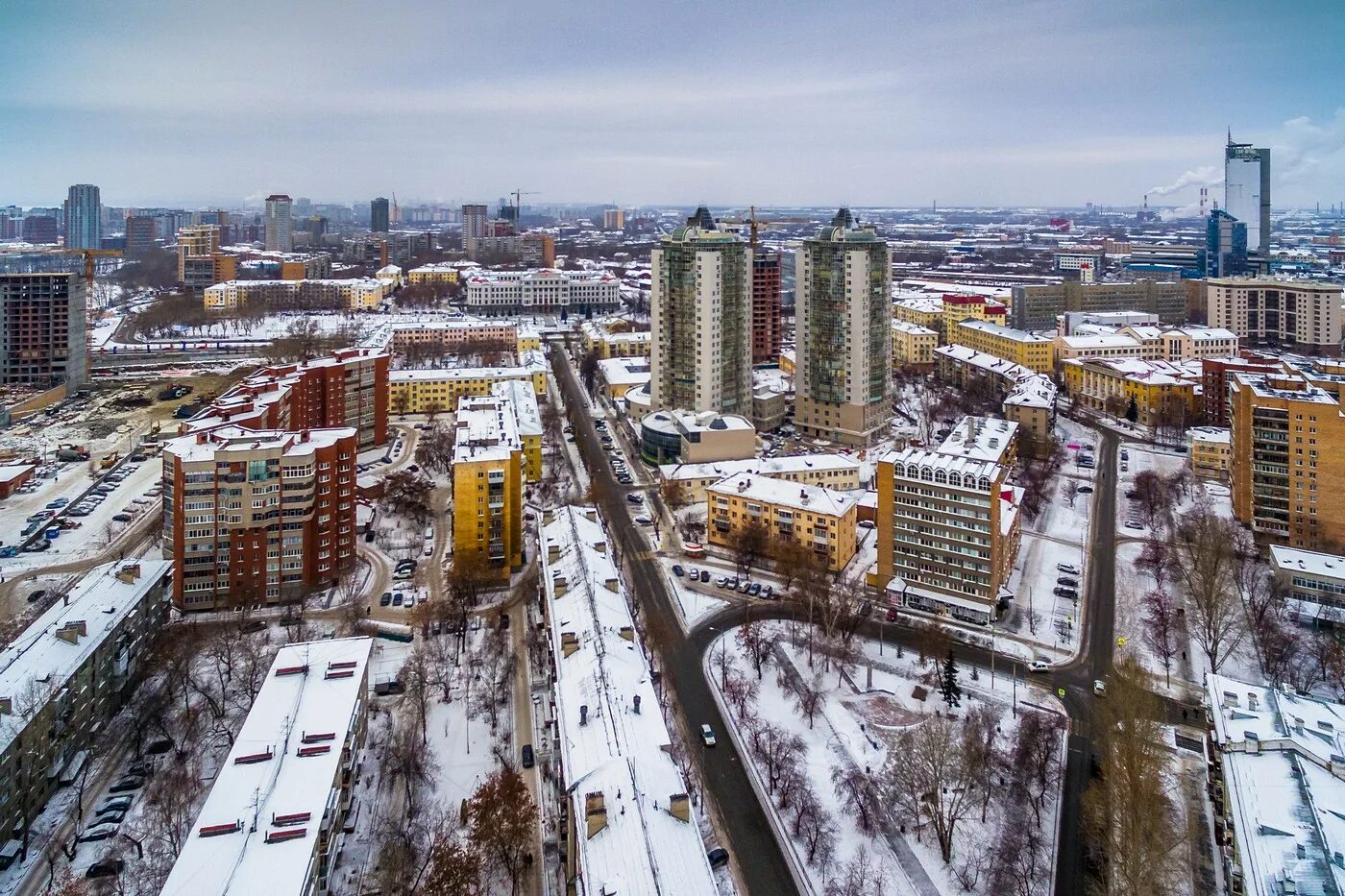 Работа в екатеринбурге с жильем. Квартал мельница екатеринбург. Жк навигатор 2 екатеринбург. Красный переулок. Екатеринбург улица циолковского 27.