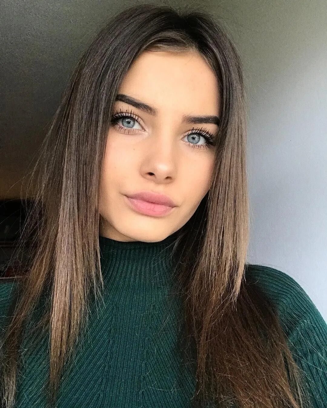 Селфи лицо. Самые красивые девушки селфи. Девочка селфи. Селфи девушек. Эстетические селфи девушек.