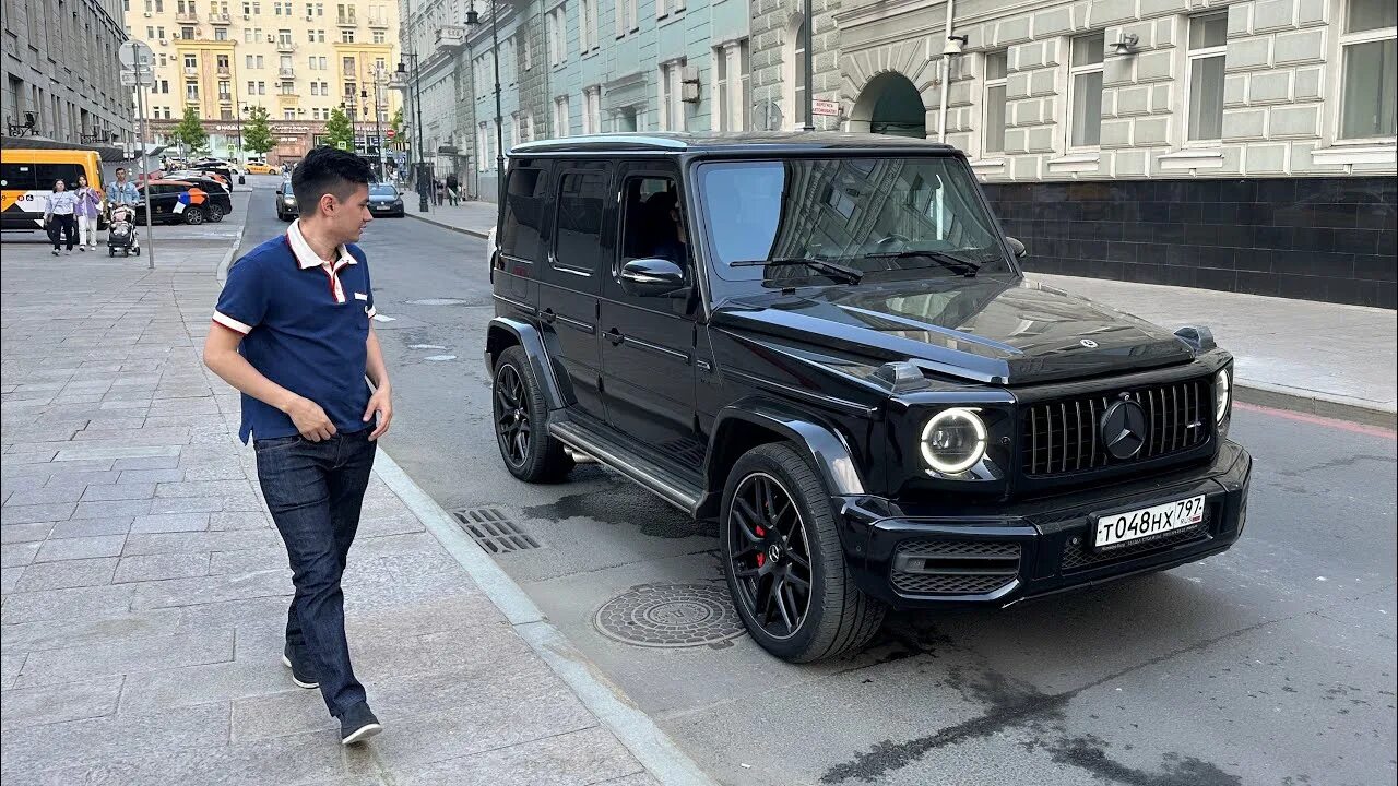 Таджик привез две машины. Гелик Гордея. G63 AMG С сигарой. Гелик Дубровского. Гелик g 63 AMG арабский.