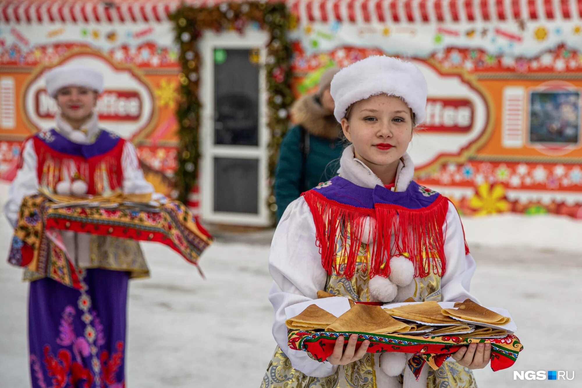 Где самая большая масленица. Масленица Новосибирск 2022. Масленица в Новосибирске. Современная Масленица. Масленица в прошлом.