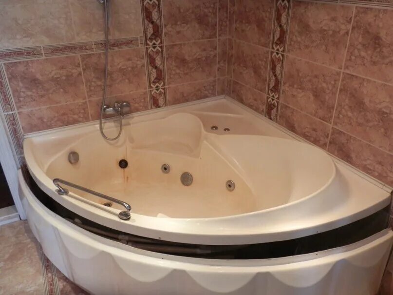 розовая ванна. ванна palau 140*140 (204021). ванная екб. ванна в стиле прованс. акриловая ванна gemy g9056 b r.