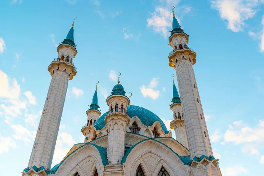 Напротив мечети. Минарет мечети кул шариф. казань минарет. кул шариф мечеть 8 минаретов. кул шариф солнце.