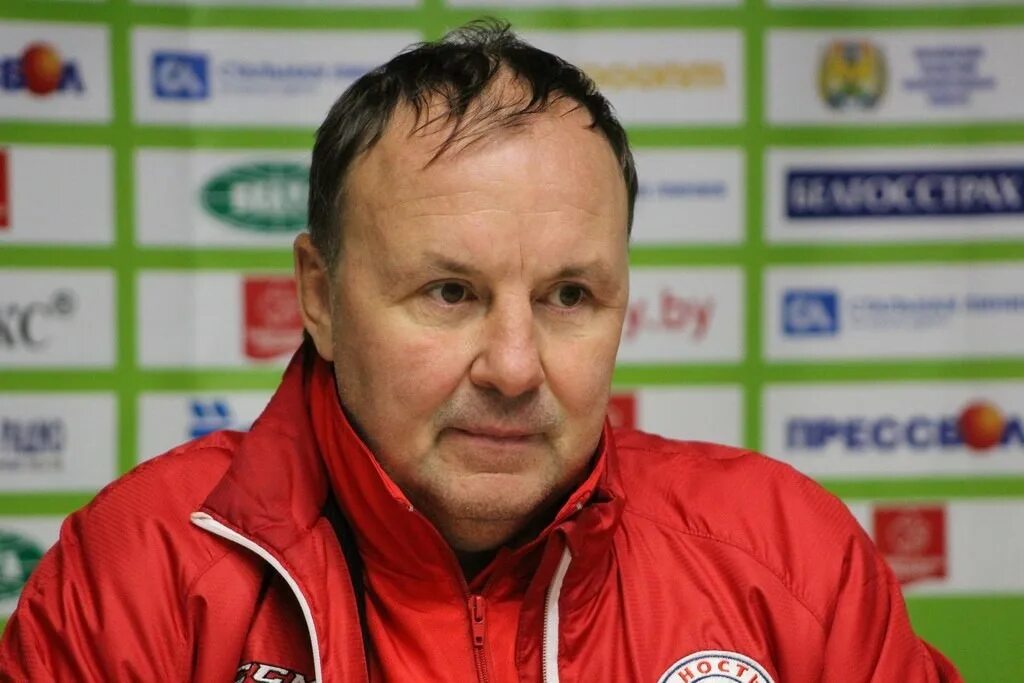 Королькевич максим. Тренер сборной беларуси по футболу. Тренер белорусской. Королькевич алексей анатольевич. Путин казино.