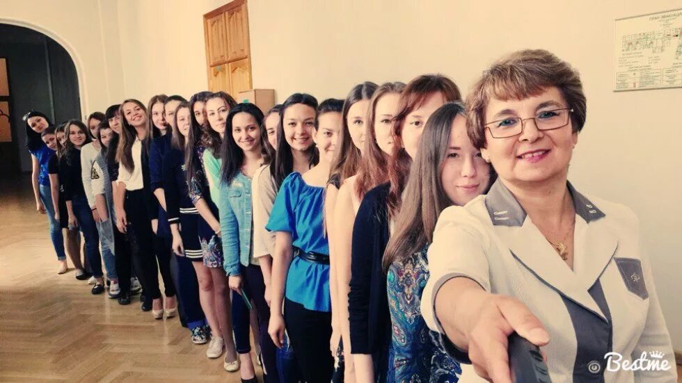Конкурс сделай селфи. Селфи с учителем оригинальное. селфи учителя с классом в школе. селфи с классом оригинальное. оригинальное фото с учителем.