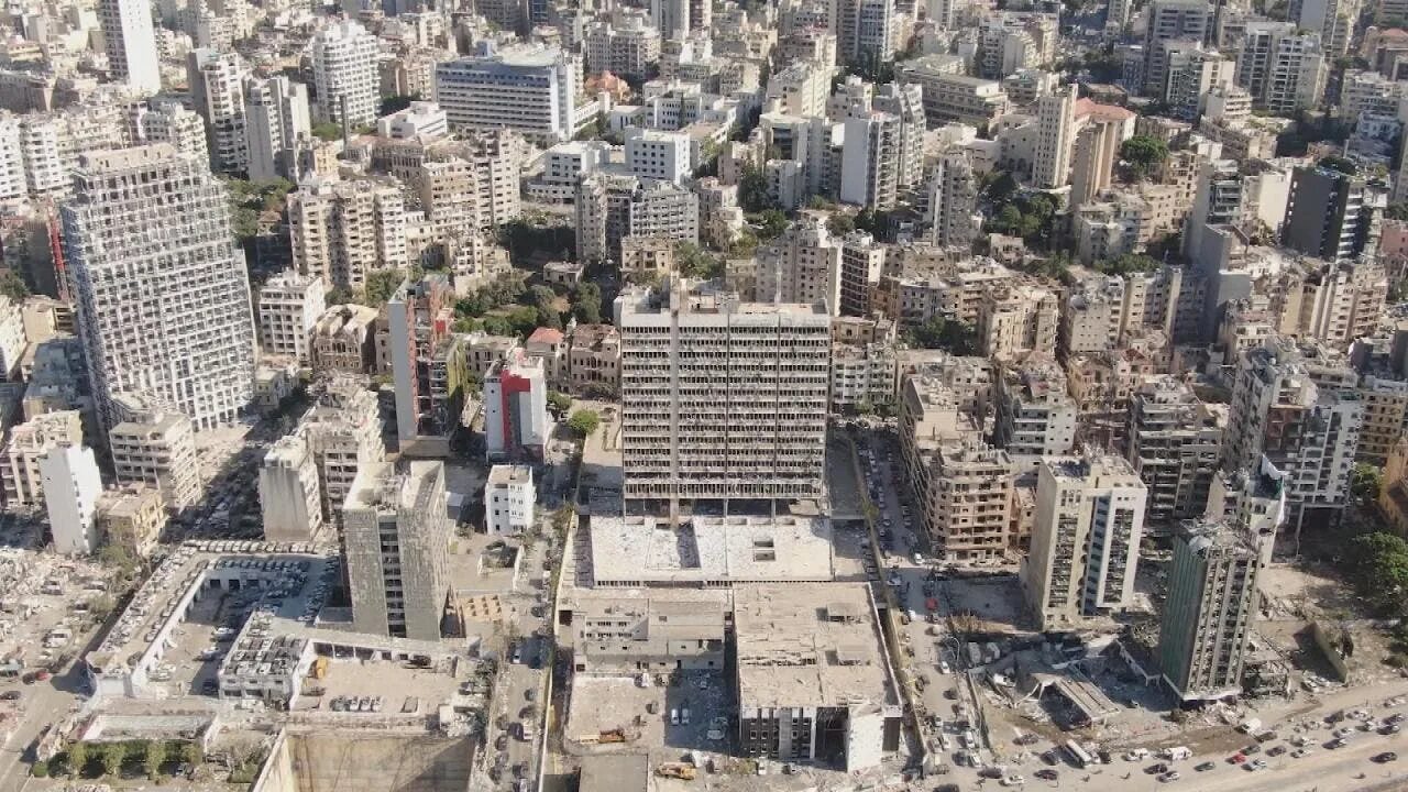 Телефона бейрут. Бейрут с птичьего полета. Бейрут обычный район. Район ХАМРА Бейрут. Адана Бейрут.