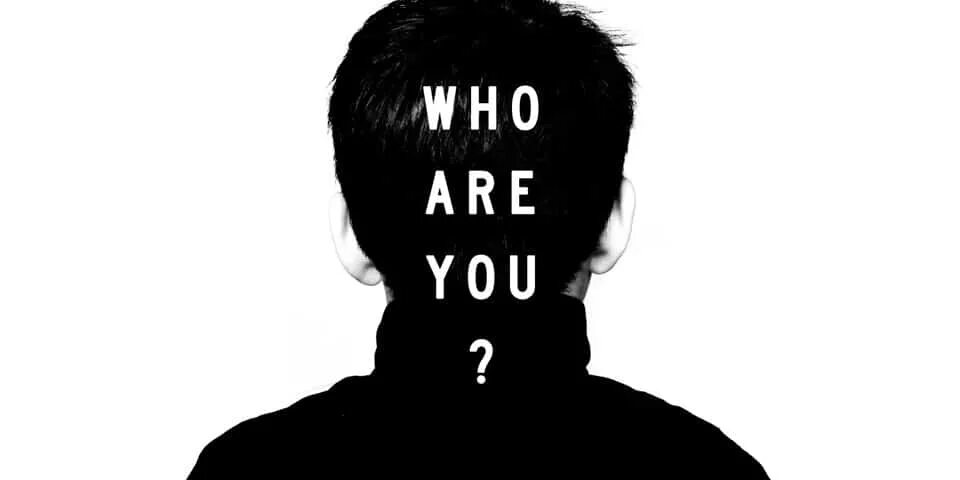 Are you searching for me. Who are you. надпись who?. who картинка. who is who картинки.