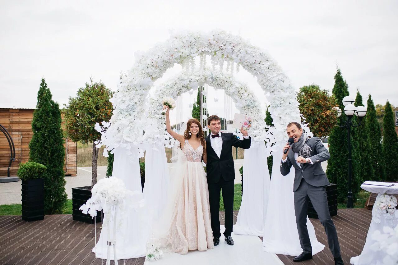 артист воронеж баллрум. усадьба веневитинова свадьба. белый колодец свадебная фотосессия. свадебный мостик воронеж.