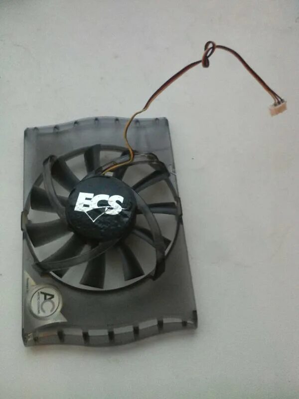 Rx 570 охлаждение. Вентиляторы видеокарты крутятся на полную. Вентиляторы видеокарты крутятся на полную. Вентиляторы видеокарты крутятся на полную. Rx 560 1 кулер.