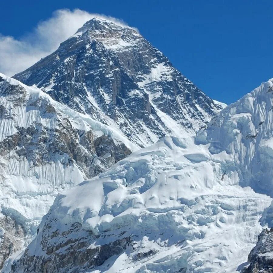 Гора Эверест(Джомолунгма). Гора Эверест 8848 м. • Эверест или Джомолунгма (Гималаи).. Непал Эверест.