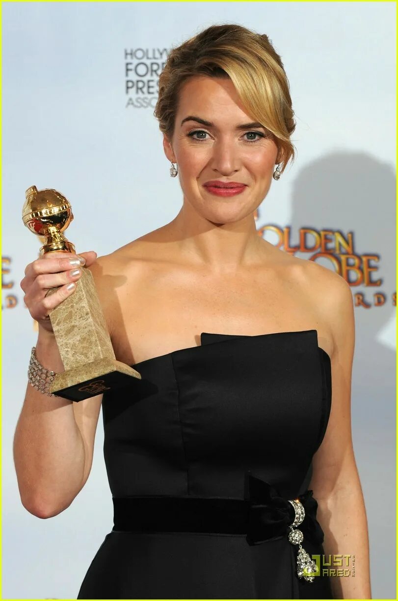 Кейт уинслет оскар. Кейт уинслет. Kate winslet oscar. Кейт уинслет оскар. Кейт уинслет оскар.