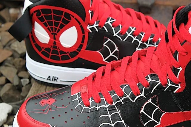 Кроссовки Nike Air Jordan Spider man. Nike Spider man. АИР найк Спайдер. Nike Air Force Custom Spider. Кроссовки найк человек паук