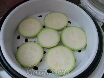 Кабачки на пару в пароварке