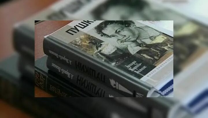 Иностранец читает русскую классику. Интернациональные студенты. Европейские студенты. Студенты америки. Иностранец читать полностью.