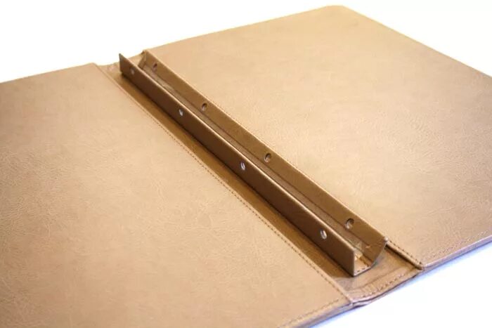 Архивная папка с гребешками и 4 отверстиями. Брошюровка документов на металлическую пружину. 000 кр белый. Скрепкошина 228324. Клипборд а4 officeline (покрытие pvc) черный.