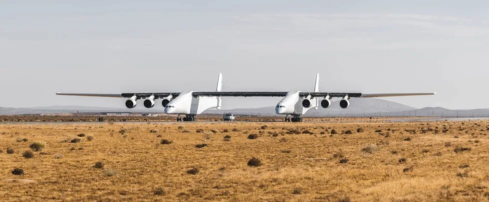 Самолет stratolaunch model 351. Огромный бомбардировщик. Самолет stratolaunch model 351. Scaled composites stratolaunch model 351. Самый большой самолет.