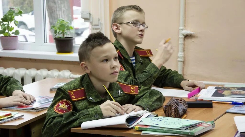 Кадетское училище в санкт-петербурге. Царев кадетский корпус. Царев алексеевский кадетский корпус новый оскол. Школа-интернат царев-алексеевский кадетский корпус. Кадетский корпус железнодорожных войск петергоф.
