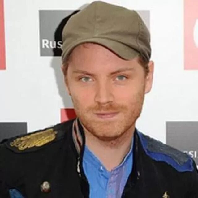 Oliver buckland. Джонни баклэнд. jonny buckland без кепки. buckland 88 year old dennis es te 7870.