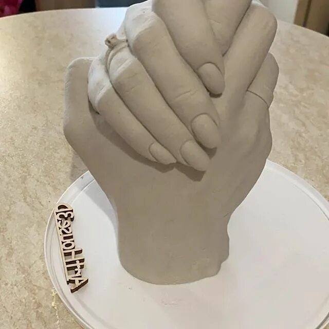 альгинат для 3д слепков. скульптура рук из гипса. набор для гипсовых слепков рук. 3д слепка рук валберис. гипсовый слепок рук.