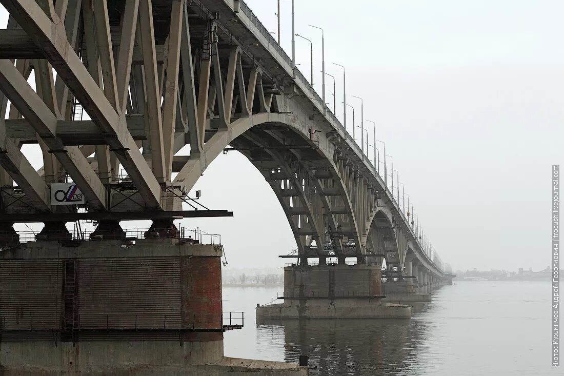 Где мост через волгу. Саратовский железнодорожный мост. саратовский жд мост через волгу. железнодорожный мост самара. самара мост через волгу.
