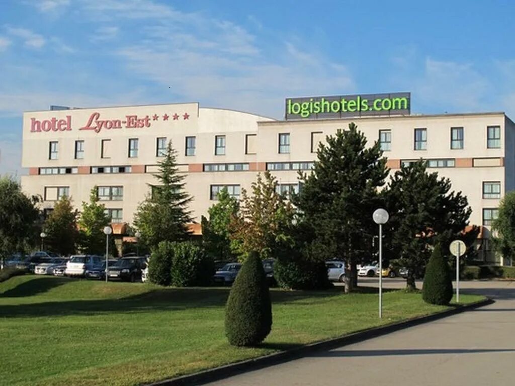 Отель-дьё (Лион). Логис фото. Beynost. Hotel logi. Est hotel