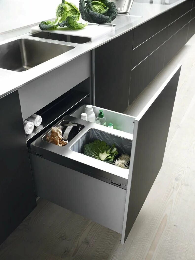 Выдвижное ведро Blum Base System 60. Встраиваемое мусорное ведро ikea. Выдвижная мусорная система под мойку. Выдвижной ящик под мойку для кухни икеа.