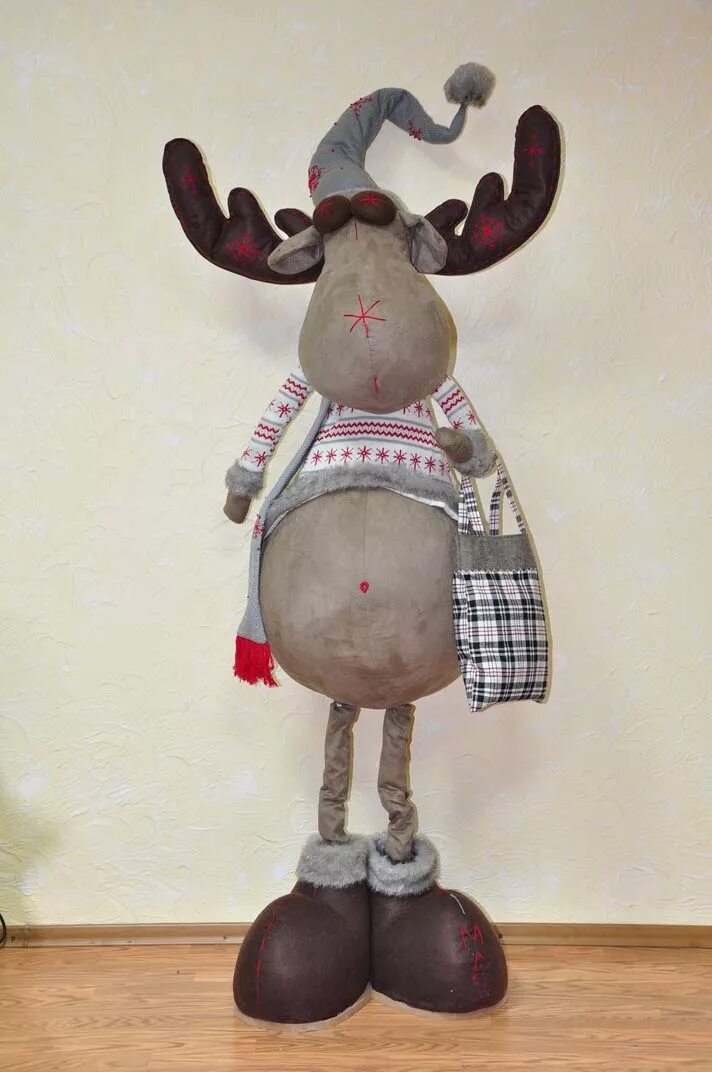 Игрушка олень на длинных ногах. Игрушка олень на длинных ногах. Лось на длинных ногах. Олень на ножках своими руками. Куклы новогодние на длинных ногах.