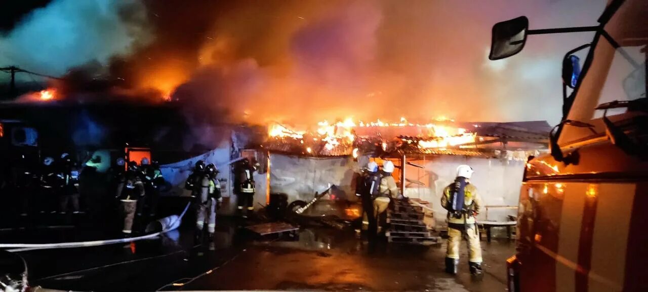Дон горит. Пожар в ростове на дону 24.04.2025. ростов на дону пожар 20.11.2025. пожар в ростове в мчс. пожар в чалтыре.