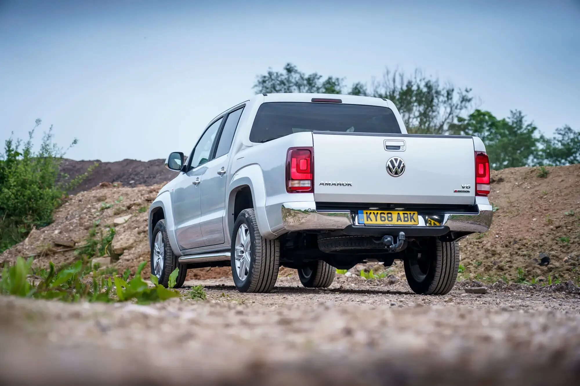 Купить б/у Volkswagen Amarok I full-time 2.0d AT (180 л.с.) 4WD дизель автомат в