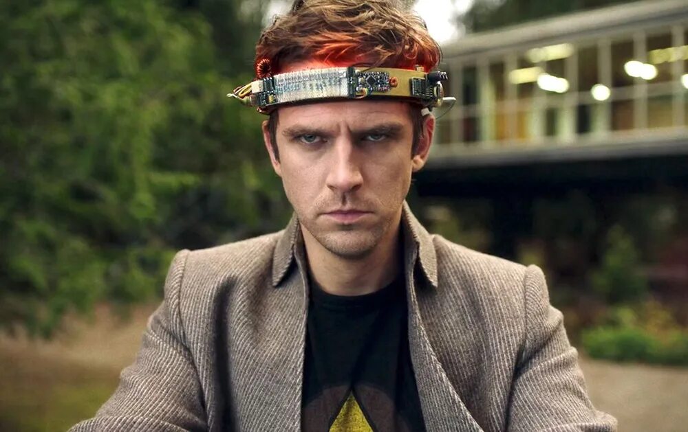 Легион вики. Дэвид хеллер легион. Легион фильм 2010 михаил. Гарри ллойд чарльз ксавьер. Legion легион.