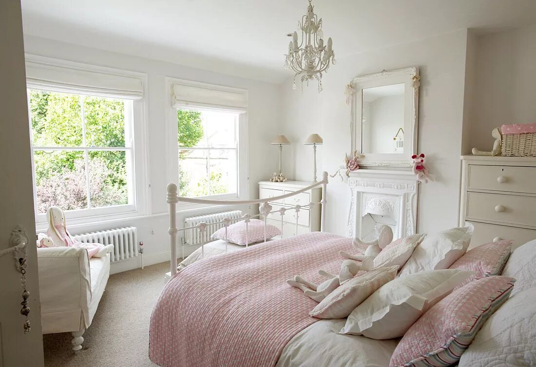 Спальня для девочки. Розовые стены в спальне. Уютная комната на даче. Pretty room. Спальня с терракотовой стеной.