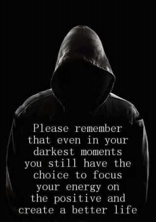 Человек в капюшоне. Фигура в капюшоне. В капюшоне без лица. Лицо под капюшоном пустой. Парень в капюшоне в темноте.
