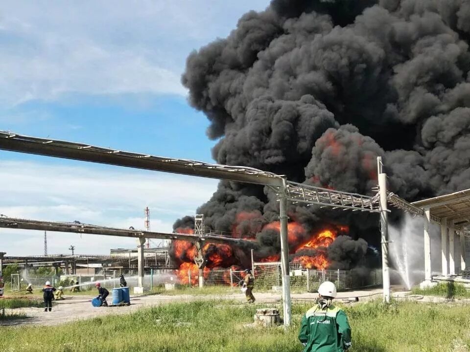 Пожары на промышленных объектах. Пожар на предприятии. Пожары на промышленных предприятиях. Пожар на объекте. Предприятие сгорело