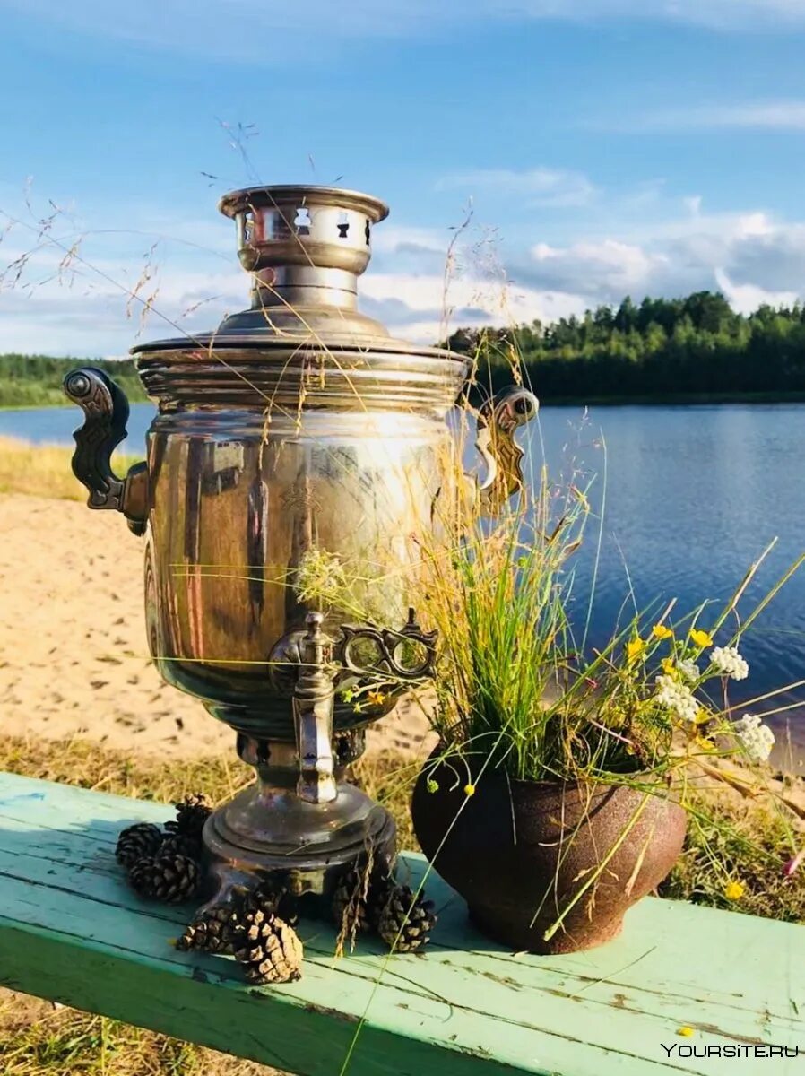 Самовар Полосатова. Самовар деревенский. Чаепитие с самоваром. Красивый самовар. Тихо так только самовар на столе шумит