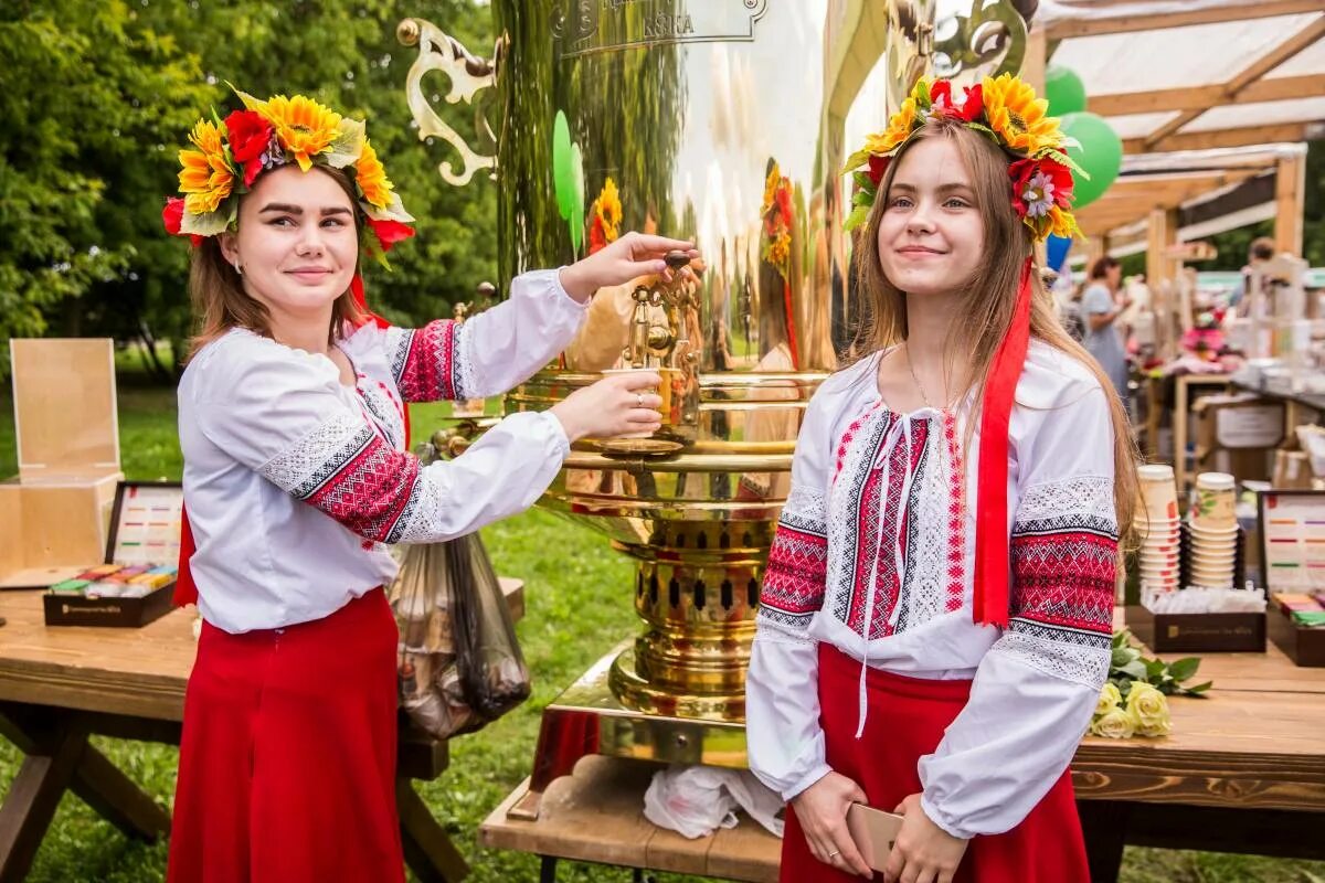 Где фестиваль. Фестиваль Славянского искусства «русское поле». Русское поле 2022 Коломенское. Фестиваль русское поле в Коломенском. Русское поле Коломенское 2021.