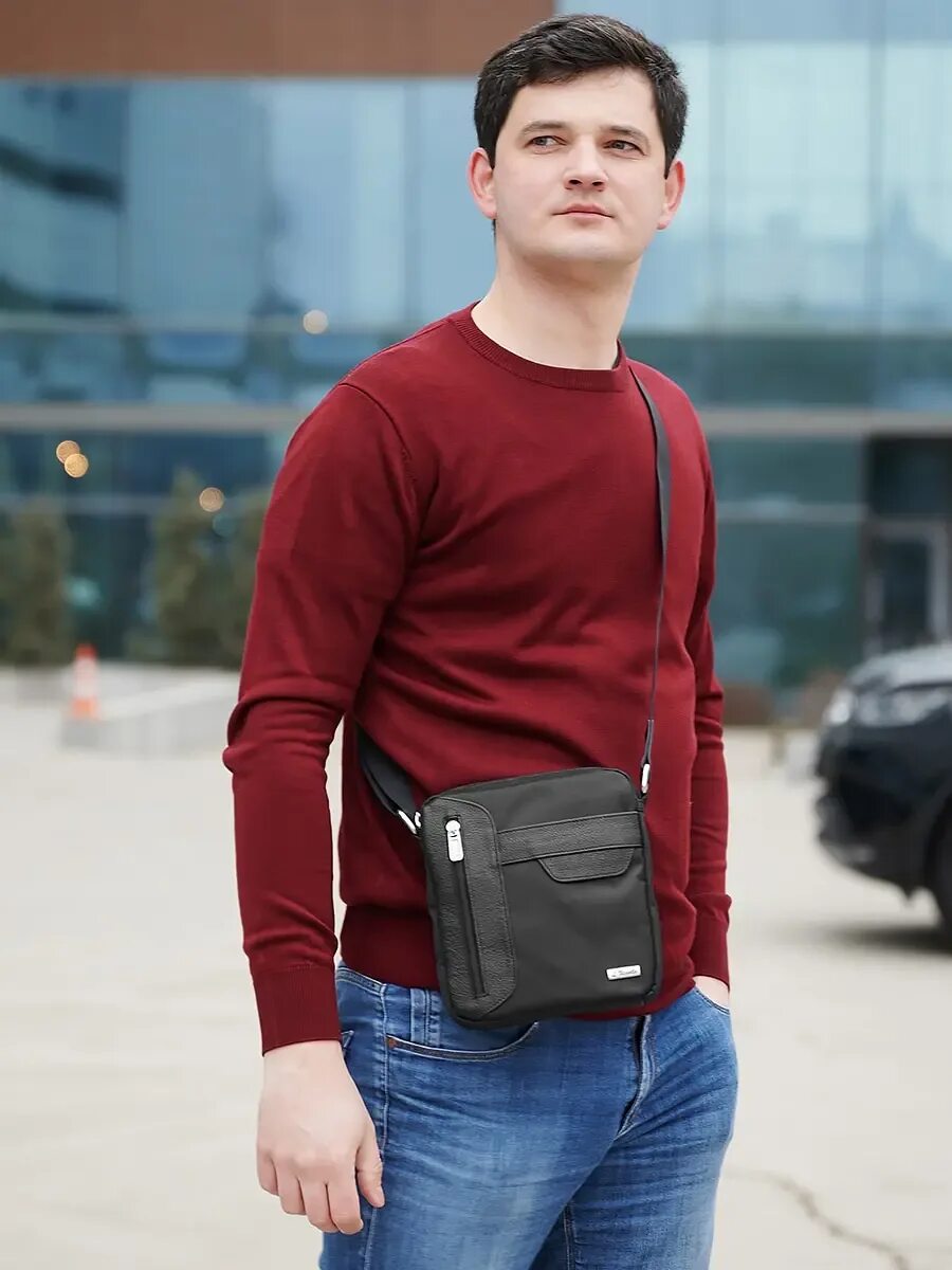 Сумка на плечо l'uccello. Женщина с сумками из магазина. Luccello. Портфель планшет. Luccello doro что за фирма.