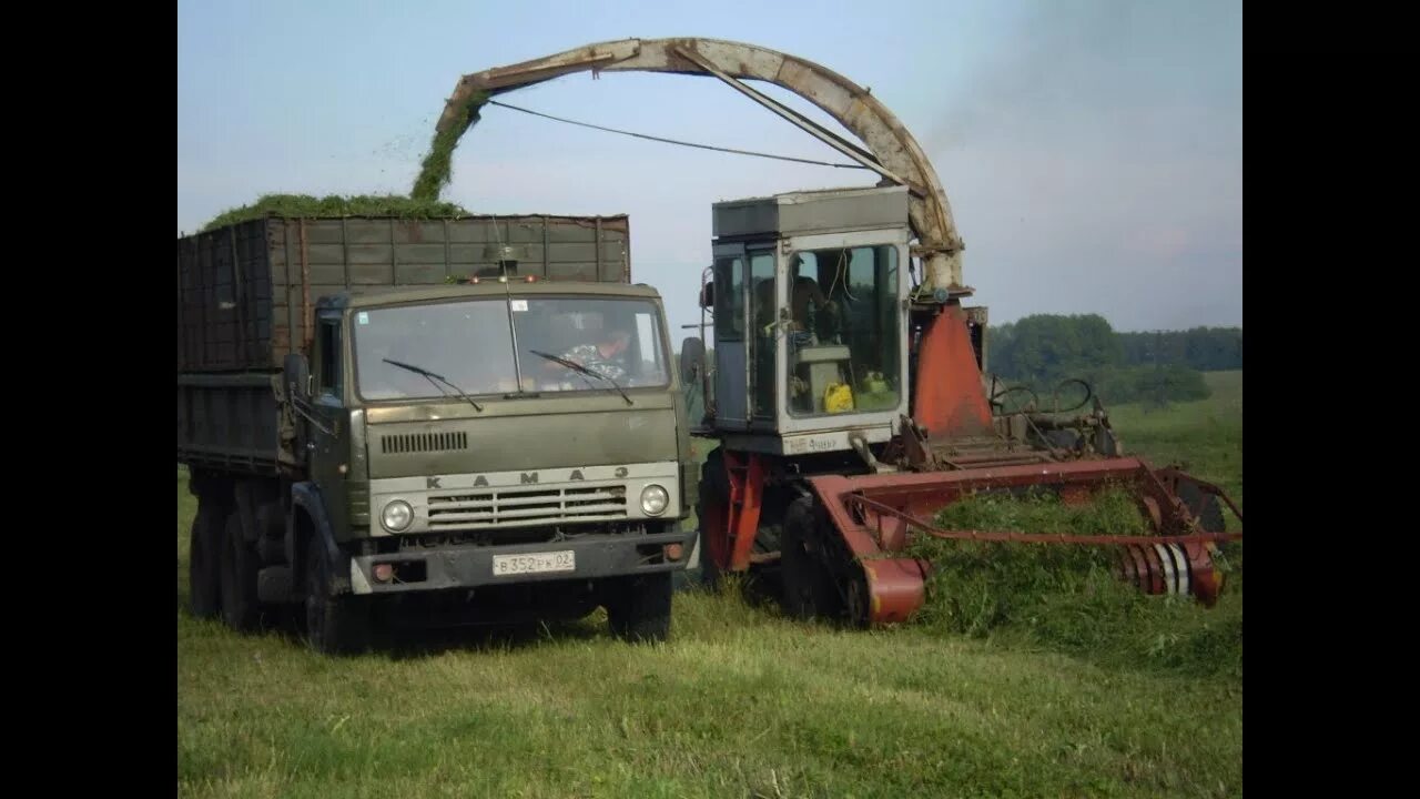 Кск авто. Самоходный кормоуборочный комбайн КСК-100а. КСК 100 комбайн. Силосоуборочный комбайн КСК-100. Корма уборочный комбаин кск100.